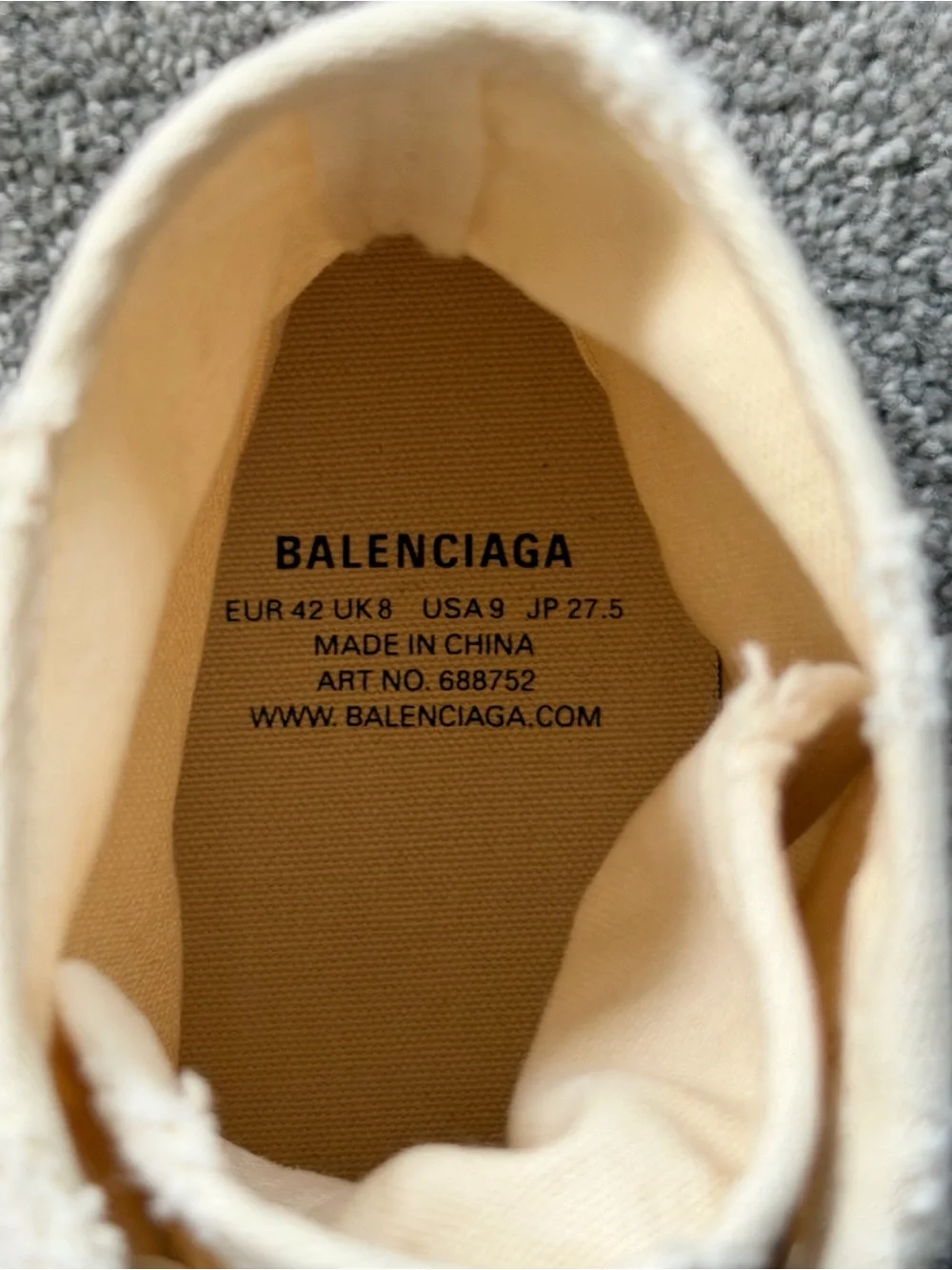 Size 42 - Balenciaga Paris High Top Sneakers cream/White Distressed Canvas - Picture 9 of 9